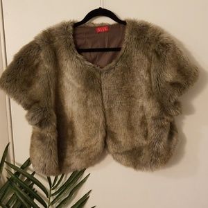 ELLE FAUX FUR SHRUG